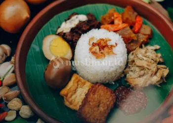 Membuat Makanan untuk Keluarga yang Ditinggal Mati