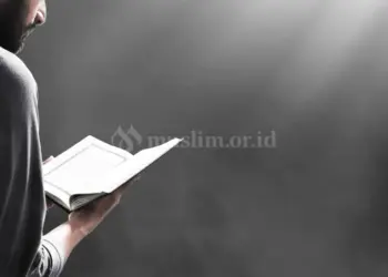 2 Hal yang menjauhkan kita dari Al-Qur'an