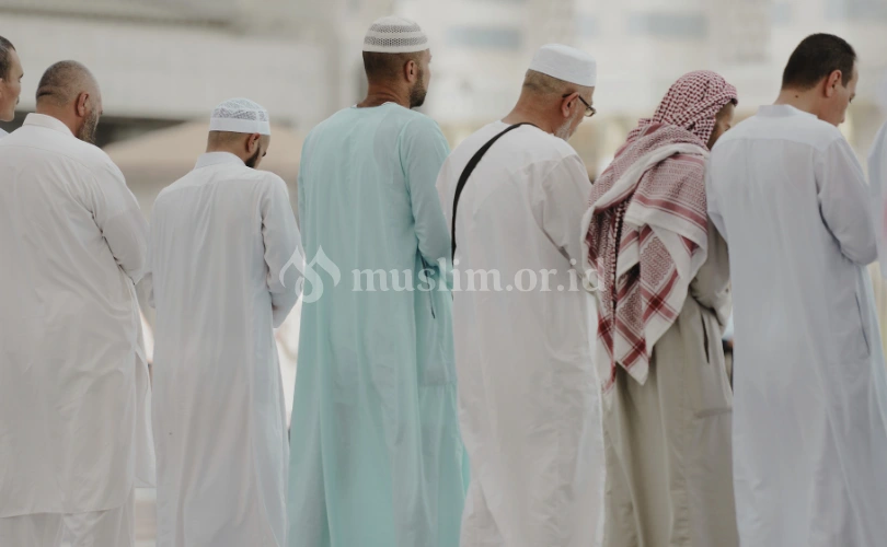 Orang-Orang yang Khusyuk dalam Salat 2
